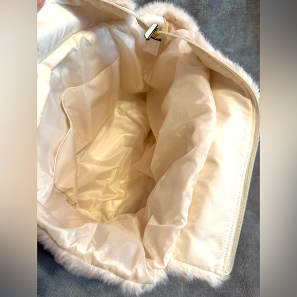Victoria’s Secret Faux Fur Cream Tote Bag - Picture 6 of 6